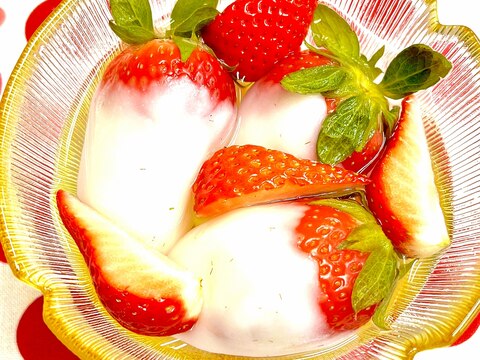 映える!丸ごと苺の★白玉だんごポンチ